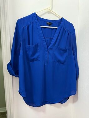 💙Torrid Electric Royal Blue V-Neck Blouse💙